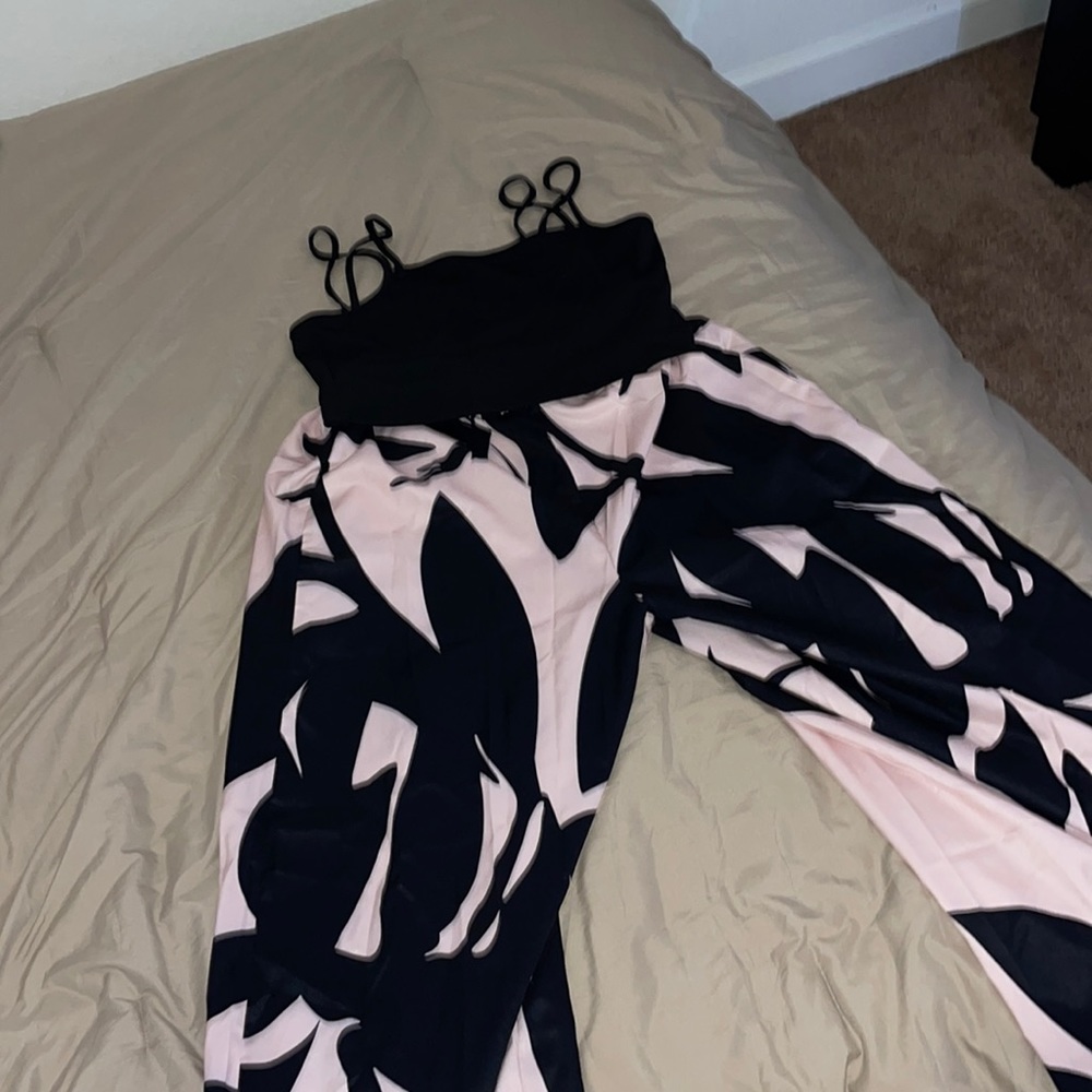 Cute shein two - piece! Size large!! Never worn!